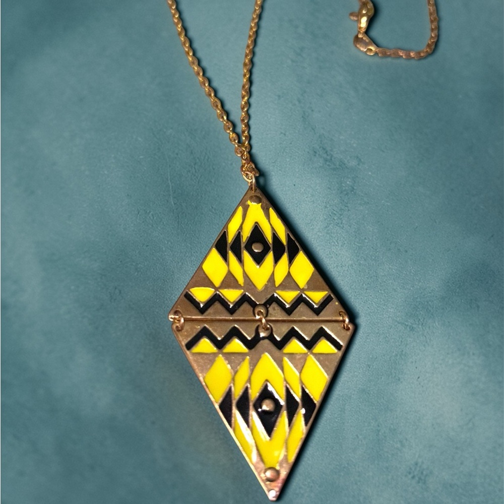 Vintage Geometric Yellow & Black Pendant Necklace - Picture 9 of 9